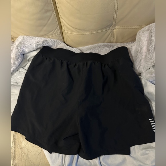 Under Armour Men sporty quick dry shorts - Picture 5 of 5